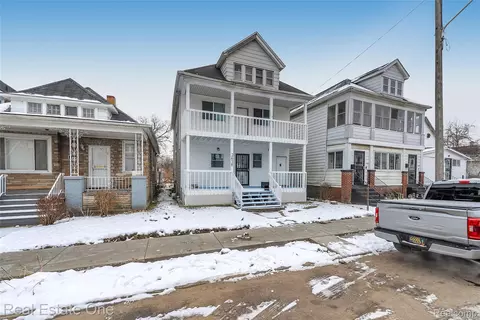 2438 Burnside St, Hamtramck, MI 48212