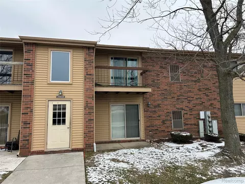 34650 Clarkson Dr W #43, Fraser, MI 48026