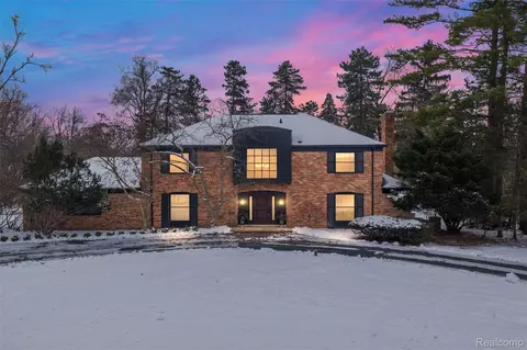 25330 Devon Ln, Franklin, MI 48025