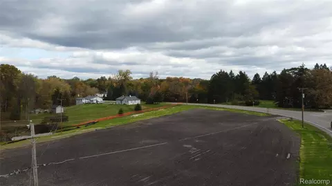 000 Silver Lake Rd, Green Oak, MI 48178