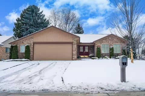2238 Flanders Dr, Rochester Hills, MI 48307