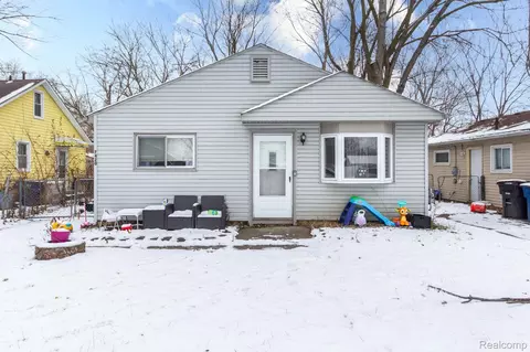 7420 Cavell St, Westland, MI 48185