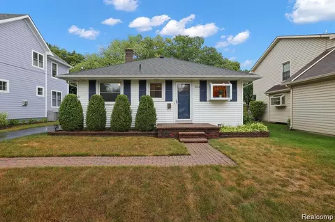 836 Miller Ave, Rochester, MI 48307