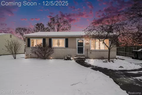 2787 Emmons Ave, Rochester Hills, MI 48307