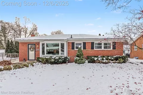 35235 Hathaway St, Livonia, MI 48150