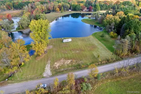 5541 Bordman Rd, Dryden, MI 48428