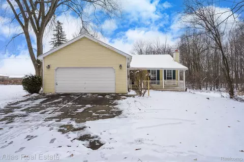 11396 Hill Rd, Goodrich, MI 48438