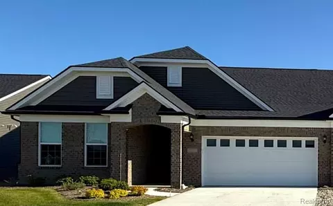42775 Arbor Dr, Clinton Township, MI 48038