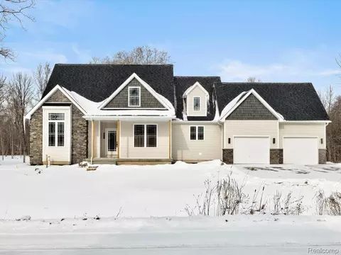 4158 Neuman Rd, St. Clair, MI 48079