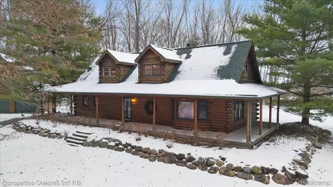 2787 Midway Ln, St. Clair, MI 48079