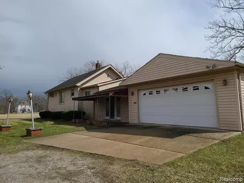 2912 Walnut St, Inkster, MI 48141