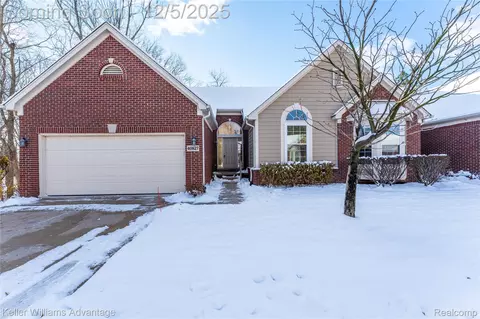 40827 Lenox Park Dr, Novi, MI 48377