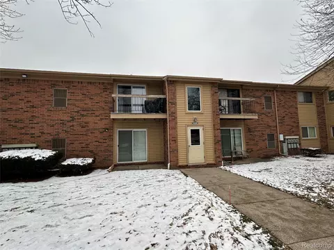 34690 Clarkson Dr W #27, Fraser, MI 48026
