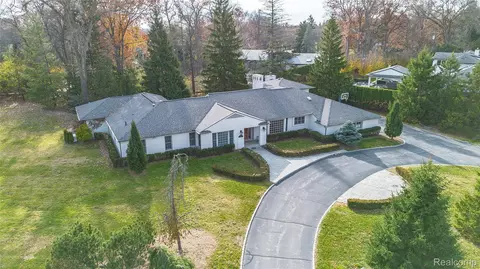 591 Rudgate Rd, Bloomfield Hills, MI 48304