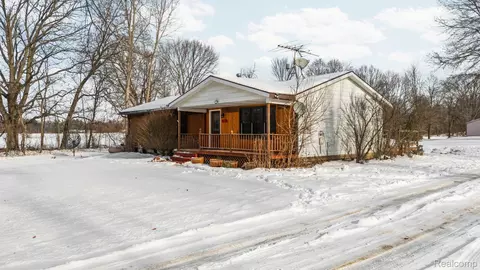468 N Truhn Rd, Howell, MI 48836