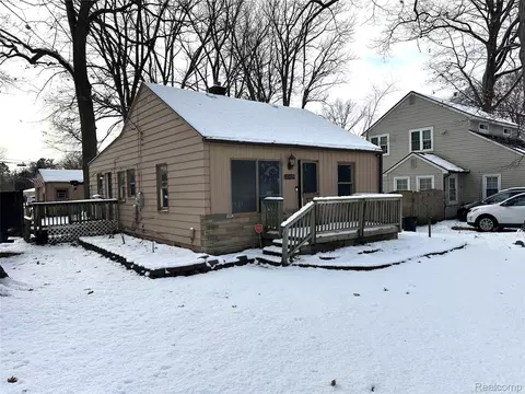 20429 Midway Ave, Southfield, MI 48075