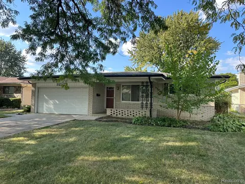 3217 Barton Dr, Sterling Heights, MI 48310