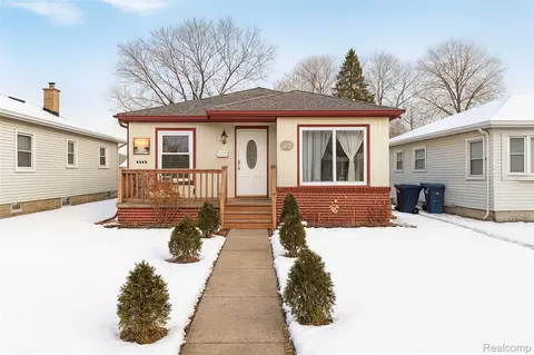 20548 Gaylord, Redford, MI 48240