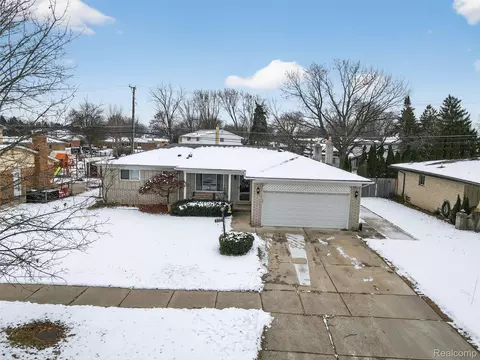 16224 Terra Bella St, Clinton Township, MI 48038