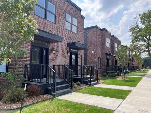 211 W Fifth Ave, Flint, MI 48502