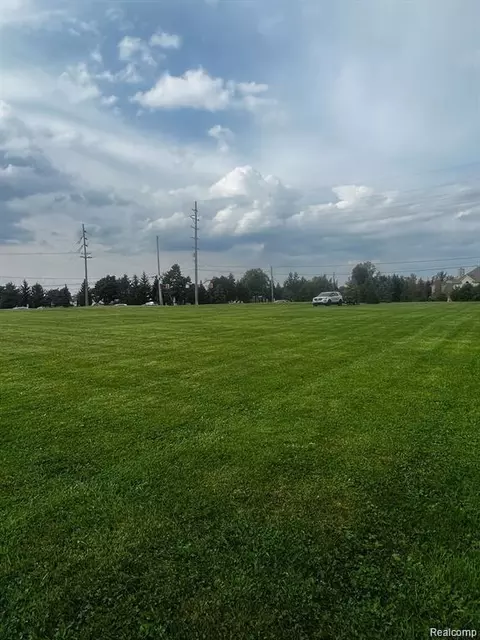 49331 N Territorial Rd, Plymouth, MI 48170
