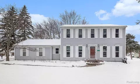 2770 Gemini Dr, Orion, MI 48360