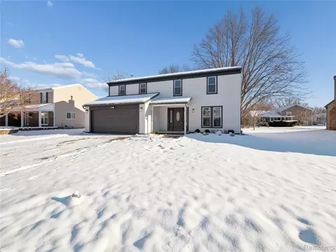35041 Bunker Hill Dr, Farmington, MI 48331
