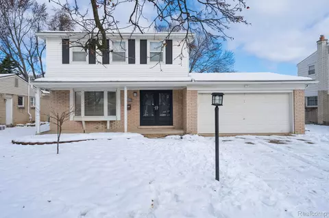 39618 Birchwood Dr, Plymouth, MI 48170