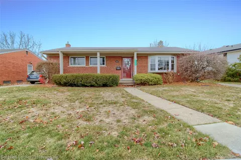 33708 Tawas Trl, Westland, MI 48185