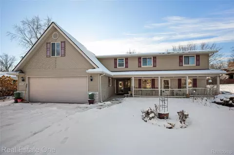 369 Muskoka, Commerce, MI 48382