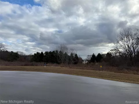 3215 Pompilio Dr, Rochester, MI 48306