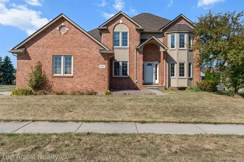 20347 Balmoral Dr, Macomb, MI 48044