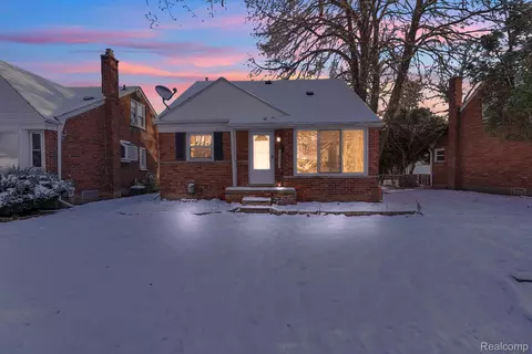 1021 Arlington St, Inkster, MI 48141