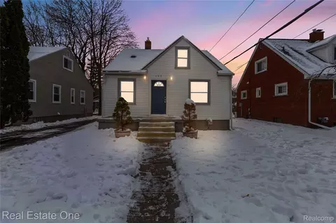 305 Liberty St, Pontiac, MI 48341