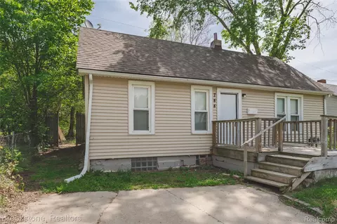 744 Saint Clair St, Pontiac, MI 48340