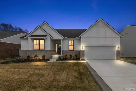 20848 Wexford Dr, Macomb, MI 48044