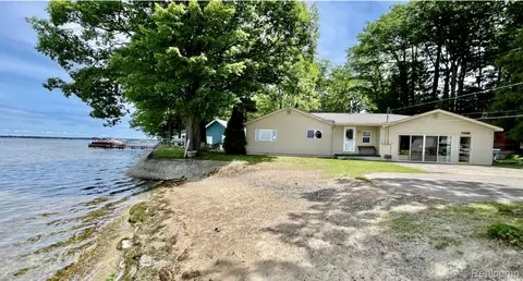 328 Sheridan Dr, Denton, MI 48651