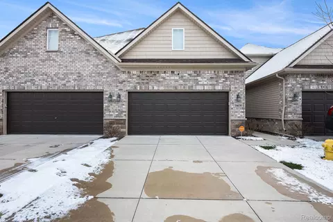 16630 Savor Ln #13, Clinton Township, MI 48038