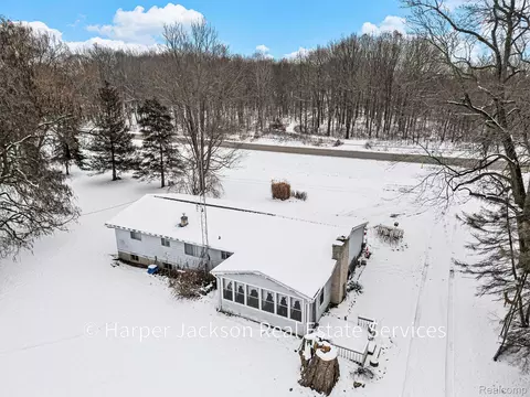 11637 E Lansing Rd, Durand, MI 48429