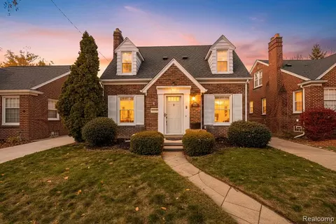 22844 Buckingham St, Dearborn, MI 48128