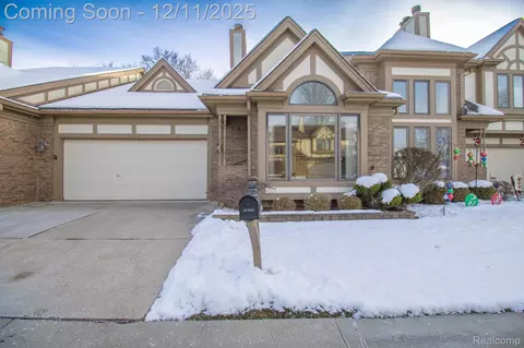 26713 Ann Arbor Trl, Dearborn Heights, MI 48127