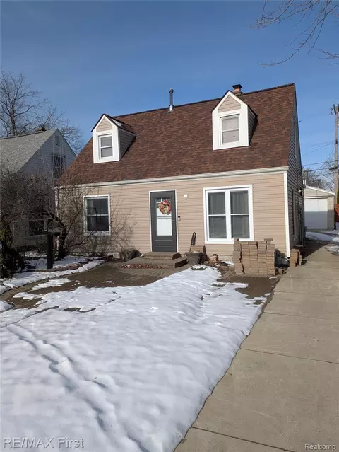 2217 E 10 Mile Rd, Royal Oak, MI 48067