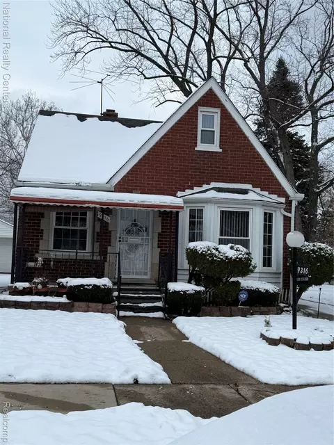 9316 Whitcomb St, Detroit, MI 48228