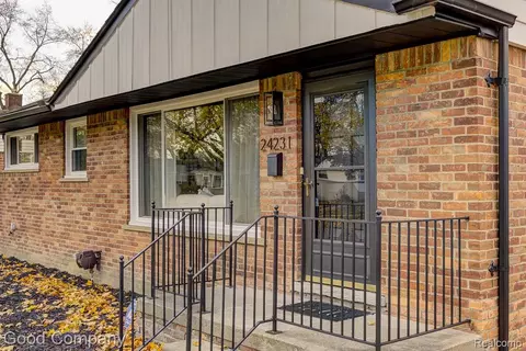 24231 Ridgedale St, Oak Park, MI 48237