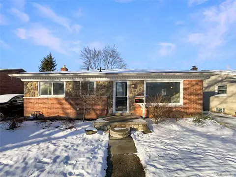 22324 Wohlfeil St, Taylor, MI 48180