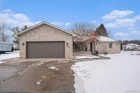 5428 Owen Rd, Linden, MI 48451