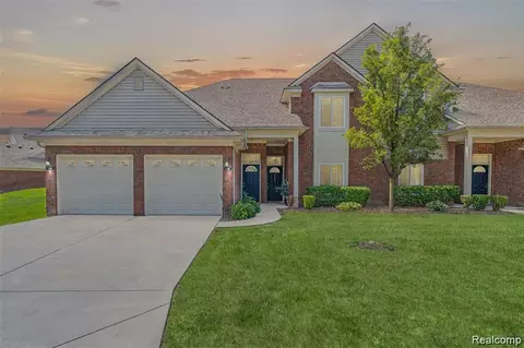 14353 Shadywood Dr, Sterling Heights, MI 48312