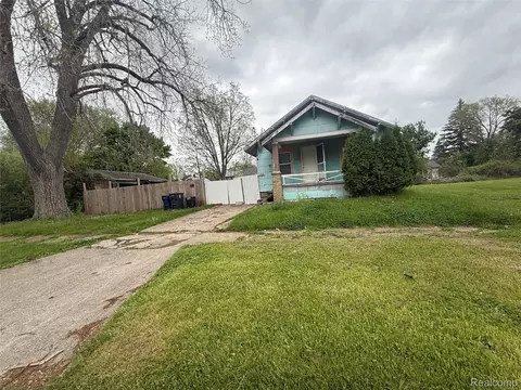 834 Remington Ave, Flint, MI 48507