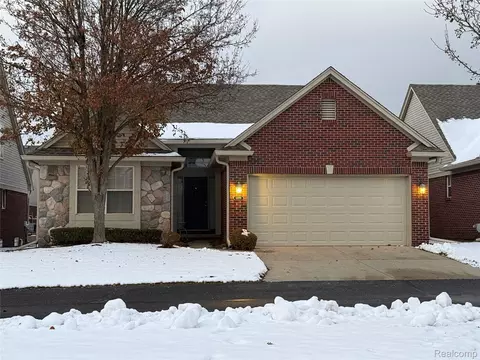 6899 N Central Park # 23, Shelby Township, MI 48317