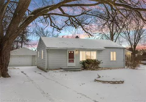 7101 Reber Dr, Shelby Township, MI 48317